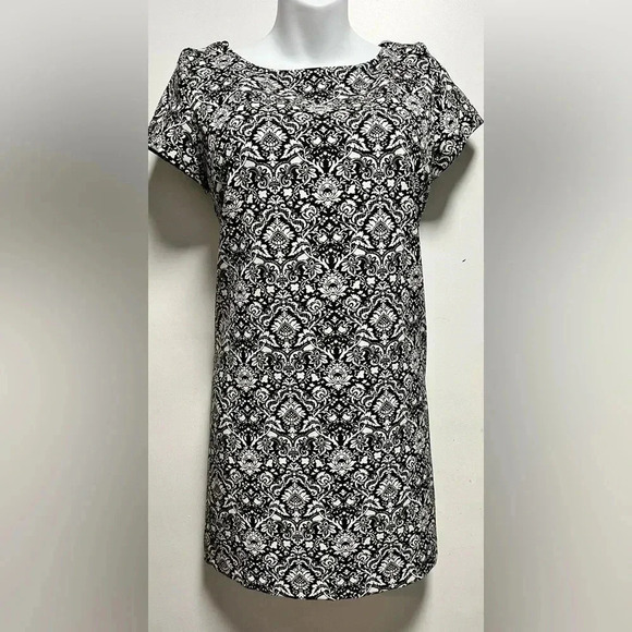 Zara Half Sleeves Patterned Black White Short Dress - Picture 1 of 7